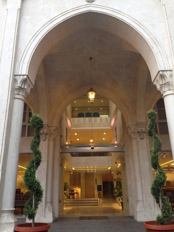Assaha Ghobeiry Hotel ベイルート エクステリア 写真