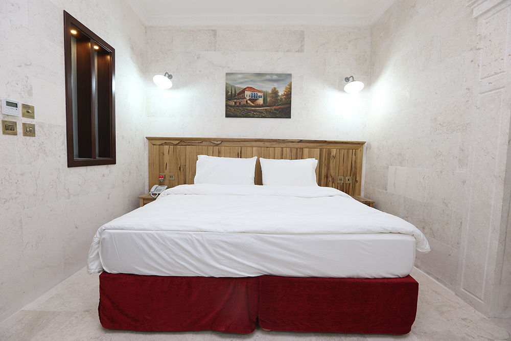 Assaha Ghobeiry Hotel ベイルート エクステリア 写真